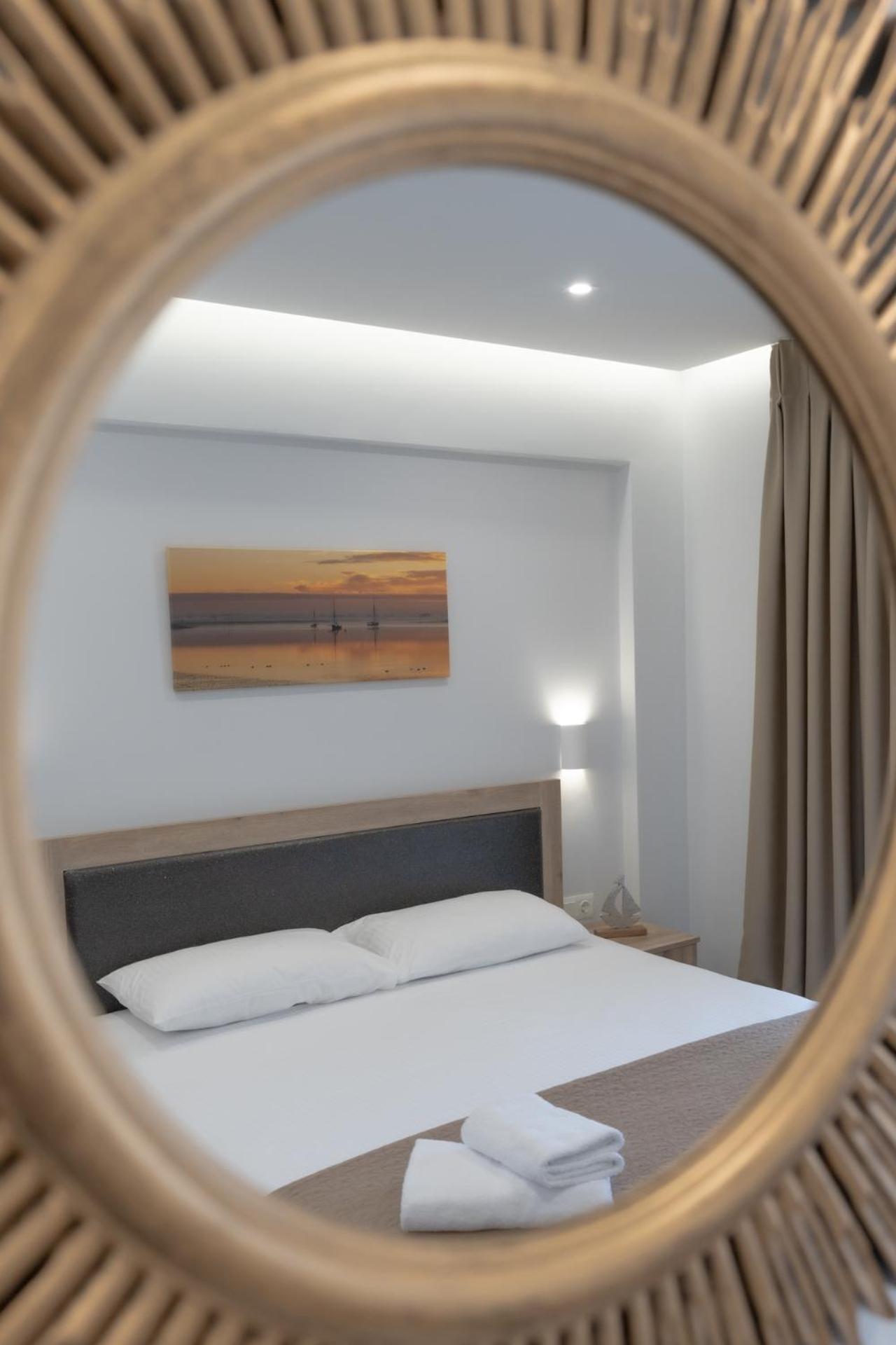 Sunshine Rooms And Suites เนอาวรัสนา ภายนอก รูปภาพ