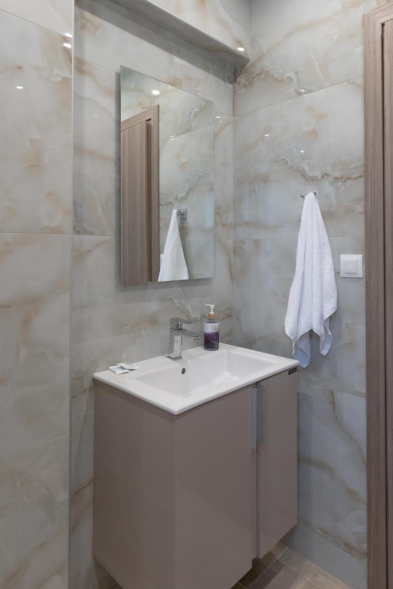 Sunshine Rooms And Suites เนอาวรัสนา ภายนอก รูปภาพ
