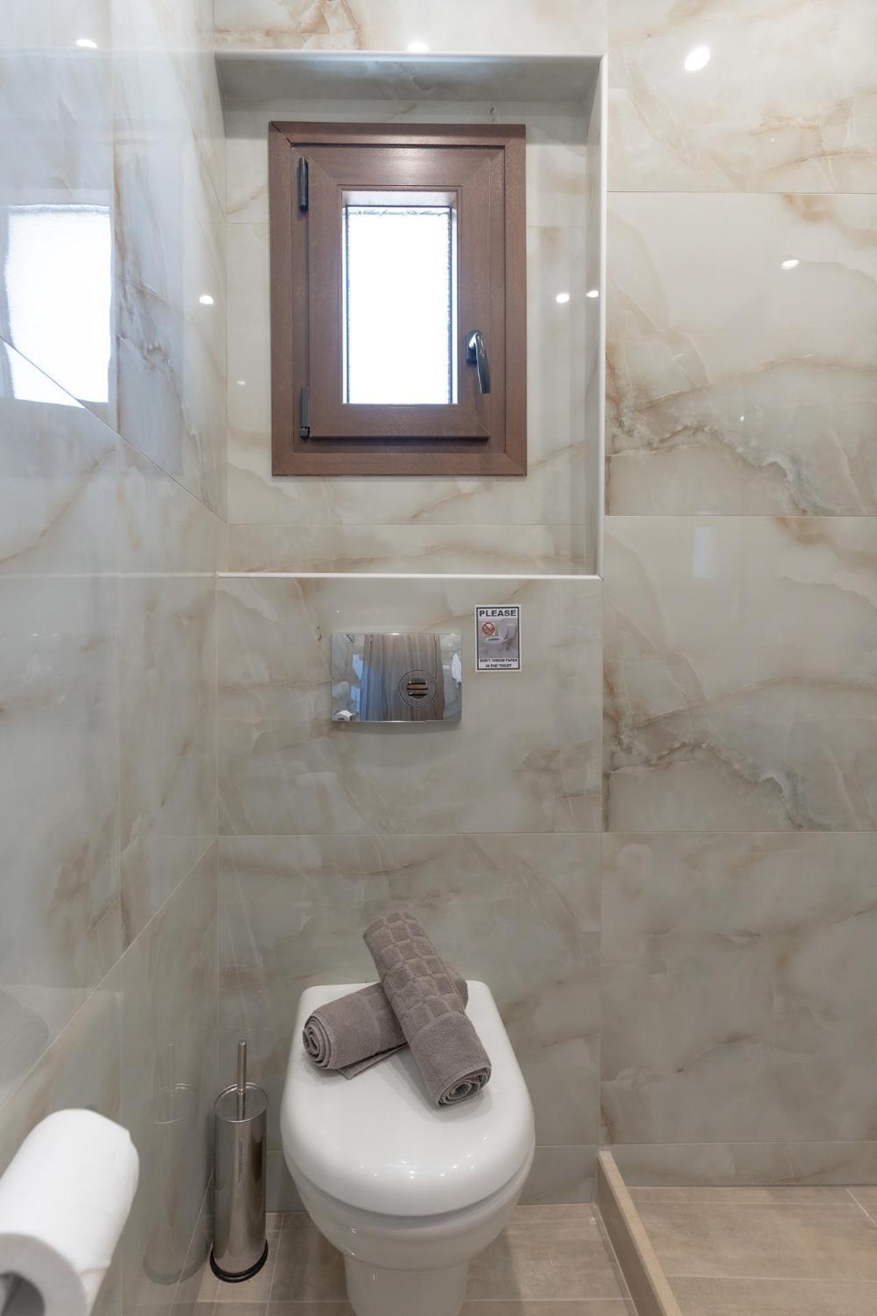 Sunshine Rooms And Suites เนอาวรัสนา ภายนอก รูปภาพ