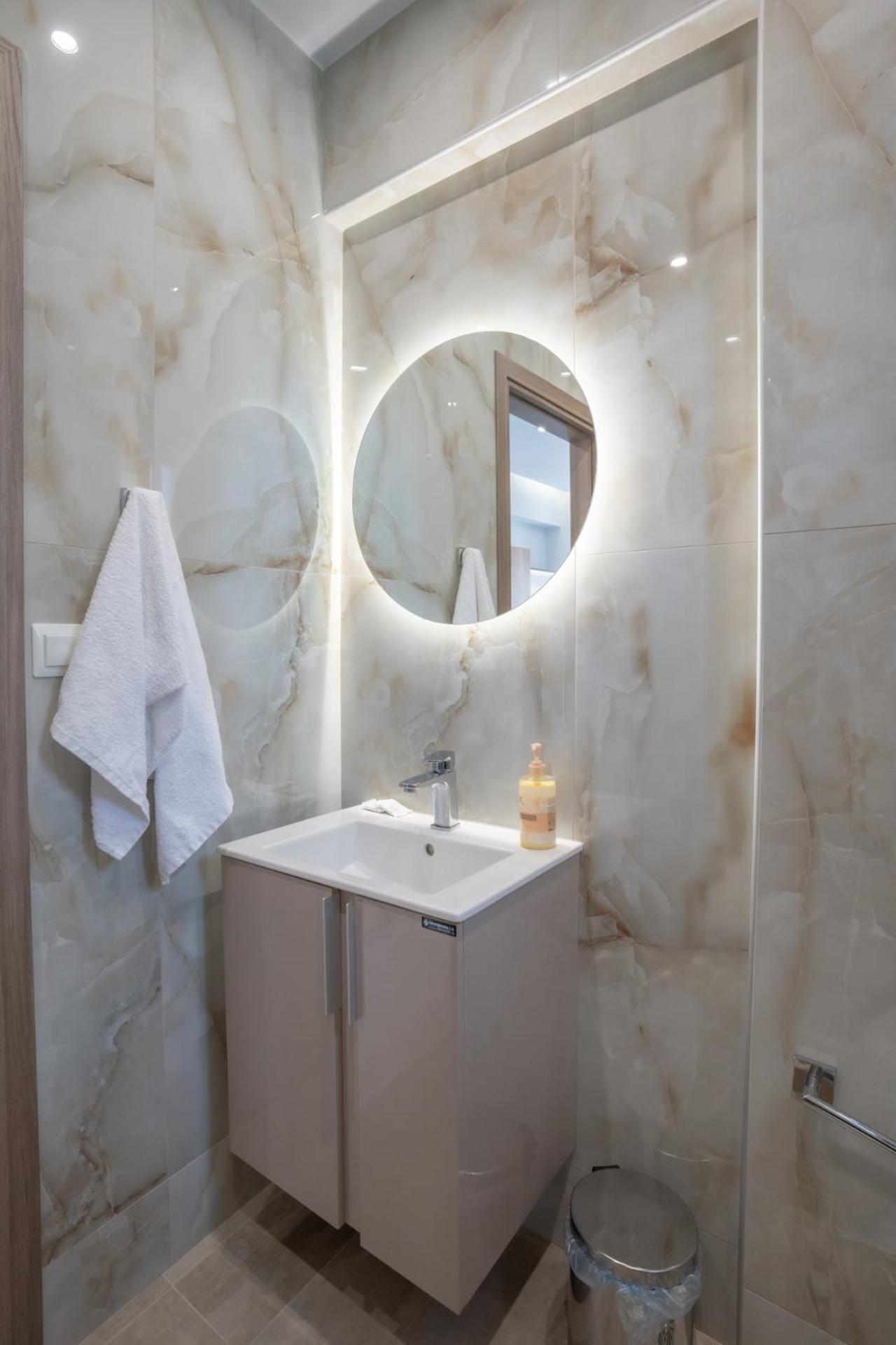 Sunshine Rooms And Suites เนอาวรัสนา ภายนอก รูปภาพ